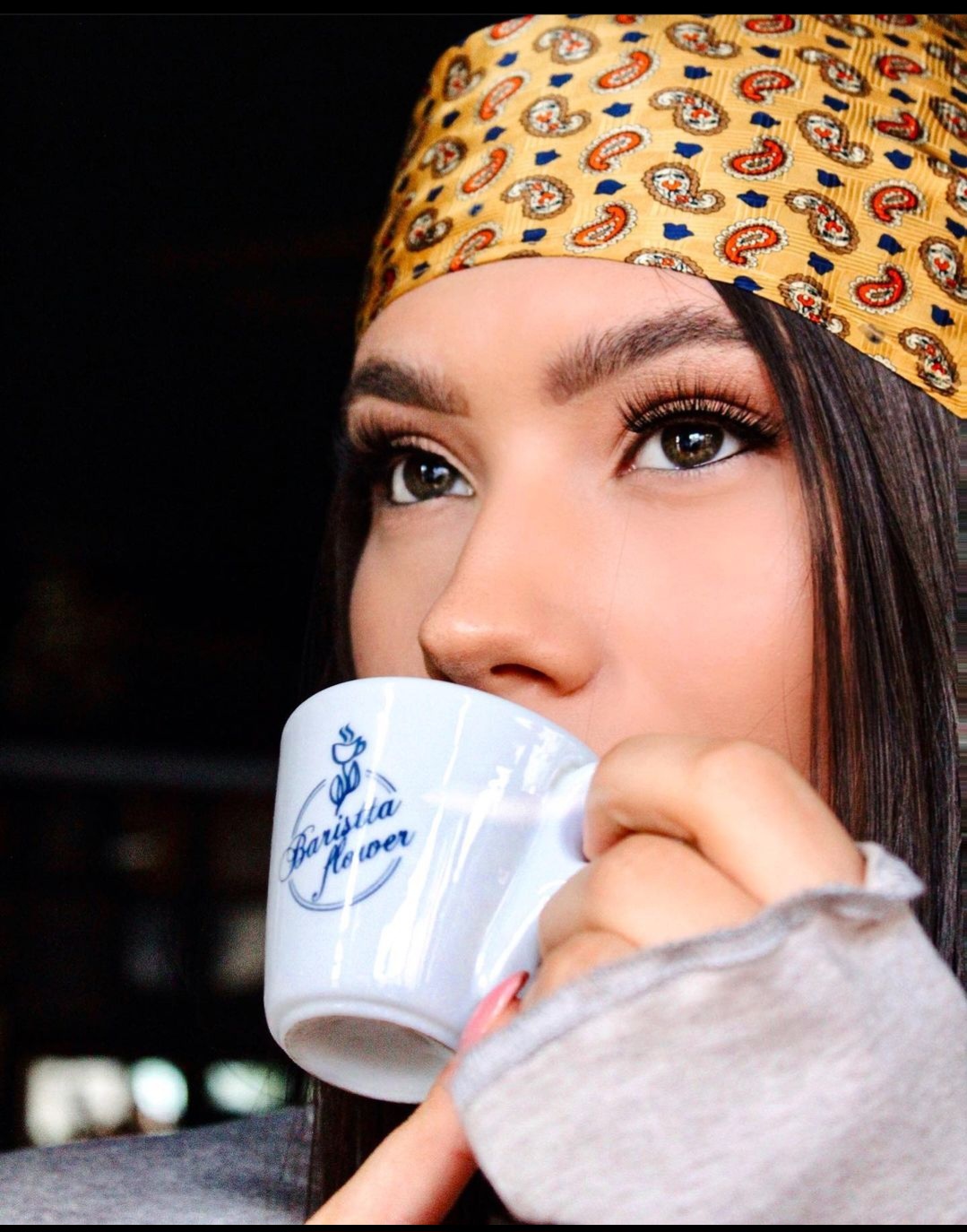 BARISTTA FLOWER WOMAN 2